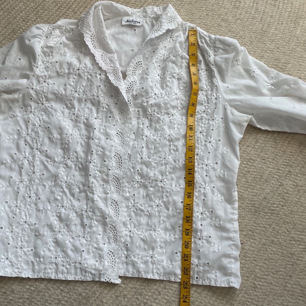 Vintage eyelet blouse! - Picture 5 of 10